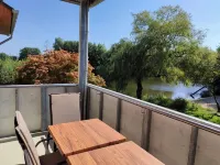 Unique "Seeblick" vacation apartment located directly on the lake Hotels in Metelen