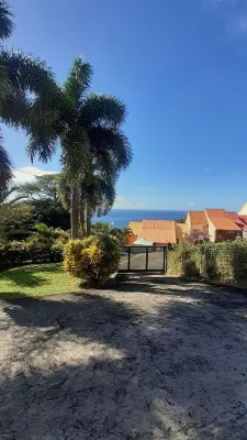 La Capresse à Case Pilote Studio Saphir, Vue Imprenable sur la Côte Caraïbes Hôtels à : 