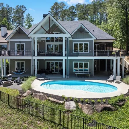NEW LakeHome On The Water, LUXURY Sleeps 18, Pool, Dock, Beach, Close To Clemson