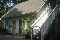 Nesting Ravens , Neat Cottage on Private Acreage,Stay You Will Remember