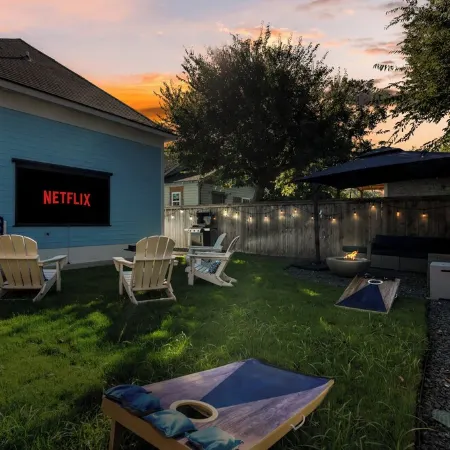 ONLY 4 BLOCKs to Magnolia-Hot tub-Texas Bell in Waco