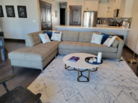 4BR Modern TH w/ AWESOME bunk room...Ask about summer MONTHLY rates