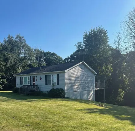 Cozy 2-bedroom house with AC near Letchworth State Park The Limestone House