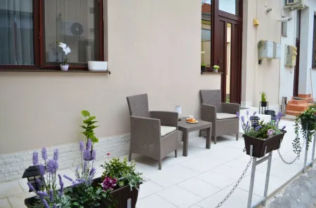 Mid Ultra Central Residence Oradea - self check in & out
