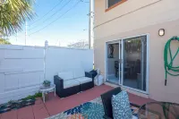 New Fall Rates-Beach in 8 Mins-Smart TVs-Free Parking-Speedway-Golf