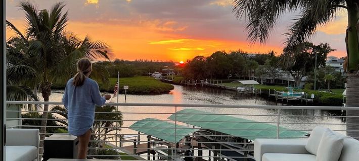 Exclusive 5-Level Waterfront Solstice House on Sarasota Bay Отели в г. Уитфилд
