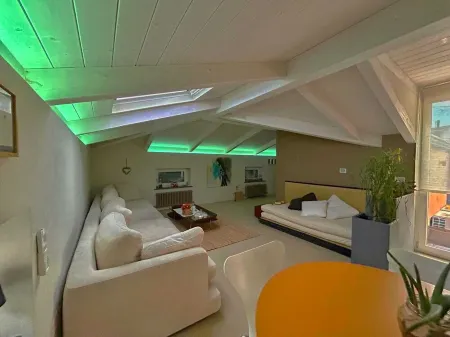 Luxory penthouse in the city center with spa Отели рядом с достопримечательностью «Sito archeologico largo Sant'Anna (Villa Romana del I sec. a.C.)»