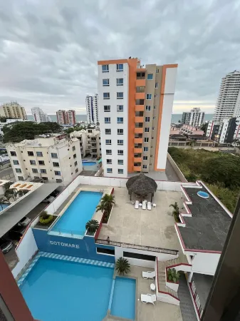 Pretty & Cozy One Bedroom Apartment! 2 Pools & 5 minute walk to Tonsupa Beach!