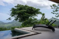 Mountainside Home with Modern Design Sweeping Ocean Views & Private Swimming Pool - Havudsigt
