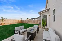 Luxury 3 bedroom House/ Designer