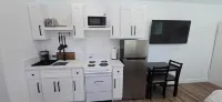 Cozy studio with WiFi and AC in welcoming Westminster