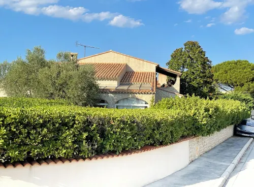 Entièrement Rénové Villa D'architecte Hotels in Lattes