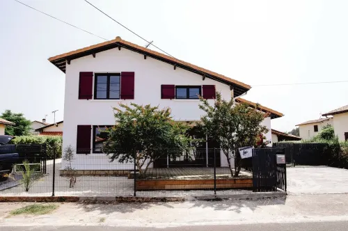 *Maison Castor* Balneo, pool and billiards! 10 minutes from the ocean!