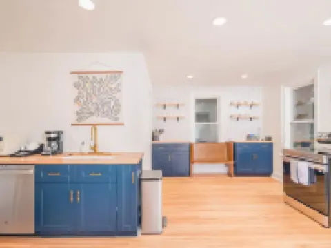 Modern Downtown Living-Appleton Hotels in Appleton