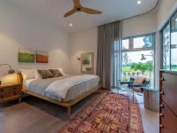 Modernist Compound With Expansive Views Overlooking Bellflower Vineyards Hotel in zona Aeroporto della Contea di Sonoma-Charles M. Schulz