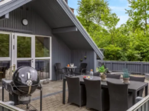 "Asulf" - 31km from the Sea