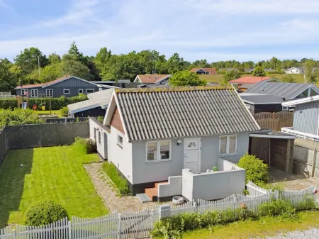 "Paula" - 80m from the Sea