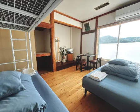 Guesthouse & Beach Cafe Fuego, Hostel 日向市のホテル