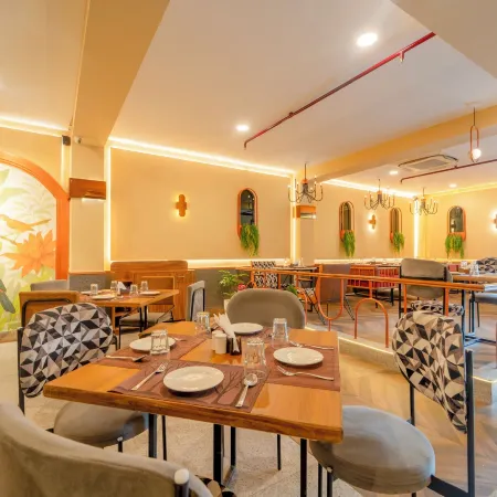 Treebo Shivam Inn Near Singapore Mall