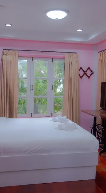 ห้องสวีทแบบหนึ่งห้องนอนพร้อมระเบียง