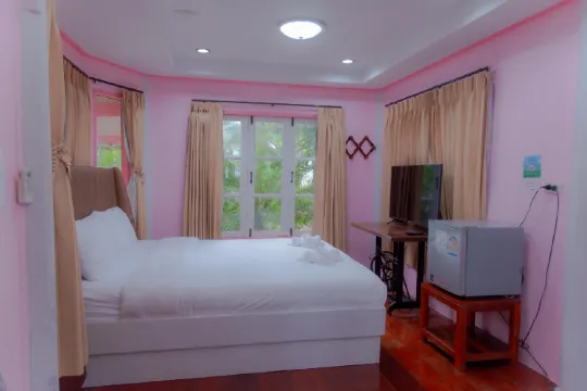 ห้องสวีทแบบหนึ่งห้องนอนพร้อมระเบียง