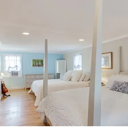 Entire Home in Saco Maine! 3.5MIL to Old Orchard Beach. Coastal Retreat!
