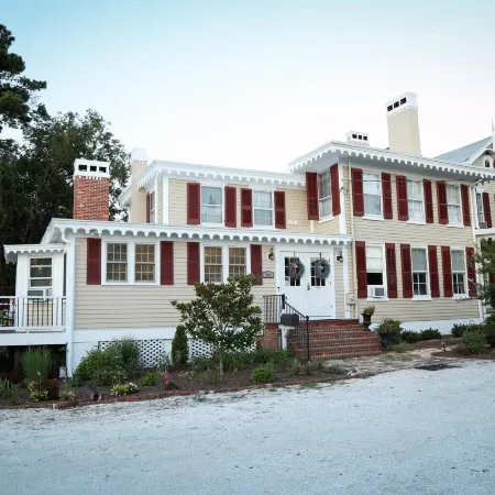 Cypress River Inn & Spa