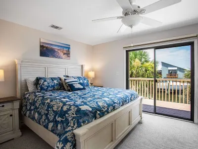 Canal Front House Sleeps 10 - Book now for Summer Hotels near Navarre Beach Sea Turtle Conservation Center