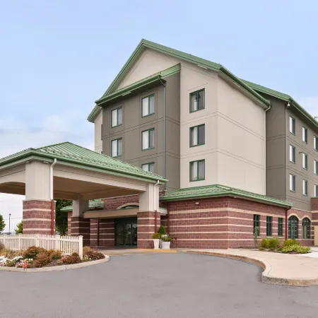 Holiday Inn Express BREEZEWOOD by IHG