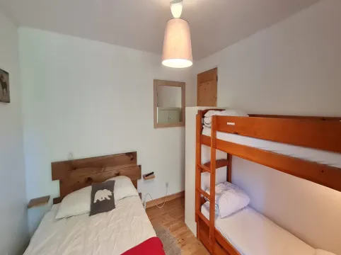 Alpine Apartment for 6 Guests