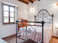 Relaxing Tuscan Home with WiFi