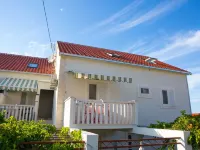 Apartments Lenka - One Bedroom Apartment with Balcony and garden View A2 - Wifi
