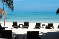 La Puerta Azul Beachfront - Adults Only فنادق في هولبوكس