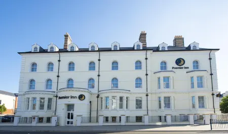 Premier Inn Llandudno Town Centre Отели в г. Лландудно
