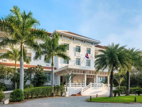 Raffles Grand Hotel d'Angkor - Beach