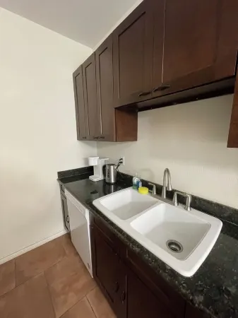 1-bedroom apartment in lovely Lindale