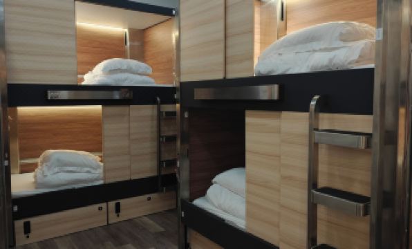 I Street Capsule Hostel