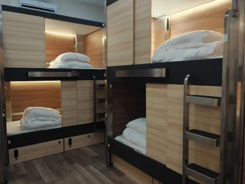 I Street Capsule Hostel