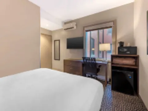 Quality Inn Centre-Ville โรงแรมในมอนทรีออล