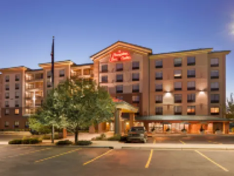 Hampton Inn & Suites Denver-Cherry Creek Hotels in Glendale