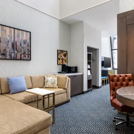 Hilton Garden Inn Indianapolis Downtown Отели рядом с достопримечательностью «Концертная площадка Old National Centre»