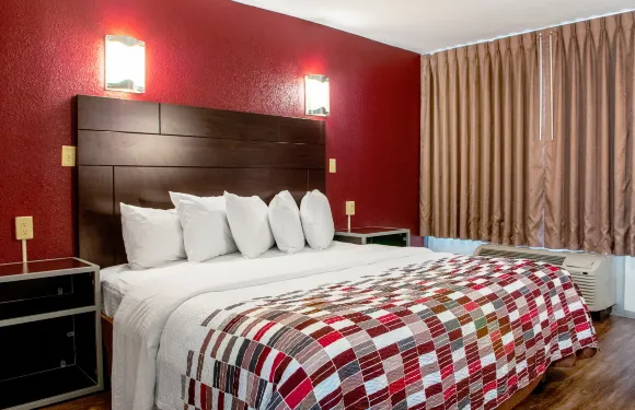 斯里德爾紅頂酒店