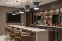 Holiday Inn BOSTON LOGAN AIRPORT - CHELSEA by IHG - バー