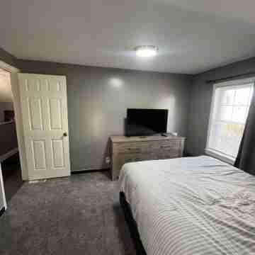 Spacious 4-bedroom fully remodeled home in charming Sandusky Rooms