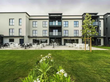 Mercure Hotel & Spa Bastia Biguglia Отели в г. Рапале