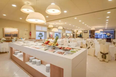 Hotel Pirineos Figueres by Pierre & Vacances Отели рядом с достопримечательностью «Castell de Vallgornera»