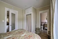Charming Renovated Avalon Townhome, Walk to Beach! - balcony