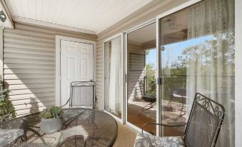 Valley View Treehouse - Holiday Hills Branson Golf Resort Outdoor Pools