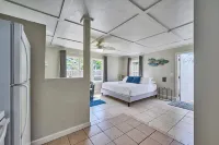 Cozy "Cottage Cove" in charming Lake Worth Beach