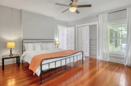 Melbourne Waterfront - 2 Bed 2 Bath - Entire Apartment